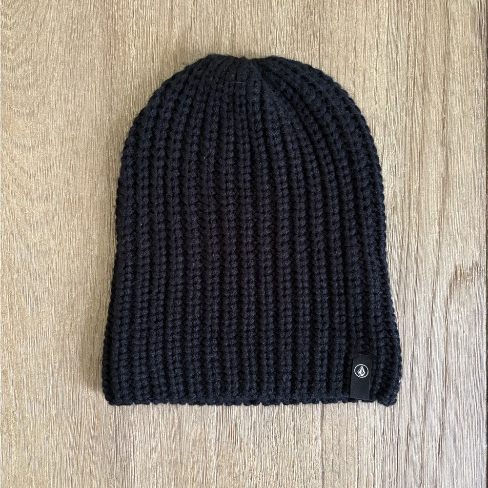NWOT VOLCOM Black Knit Beanie
